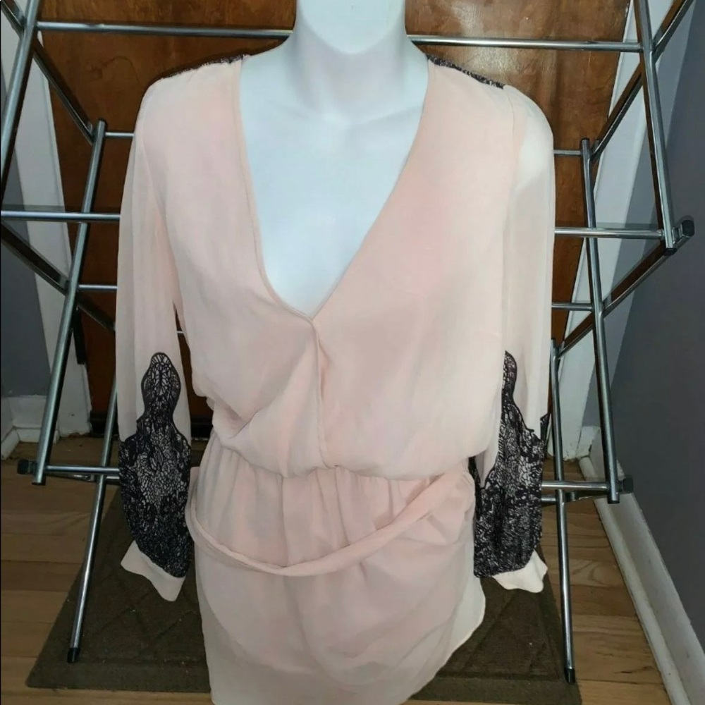 ASOS Sz 4 pink black faux lace v-neck dress